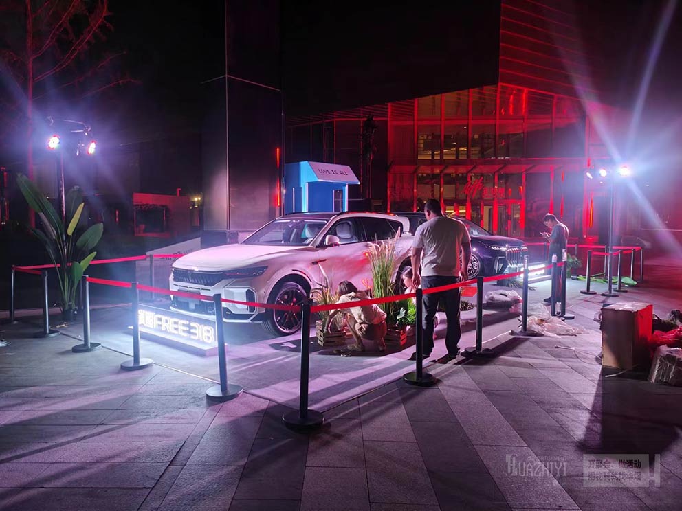 鄭州隔離帶出租負責(zé)布置商場外圍臨時車展