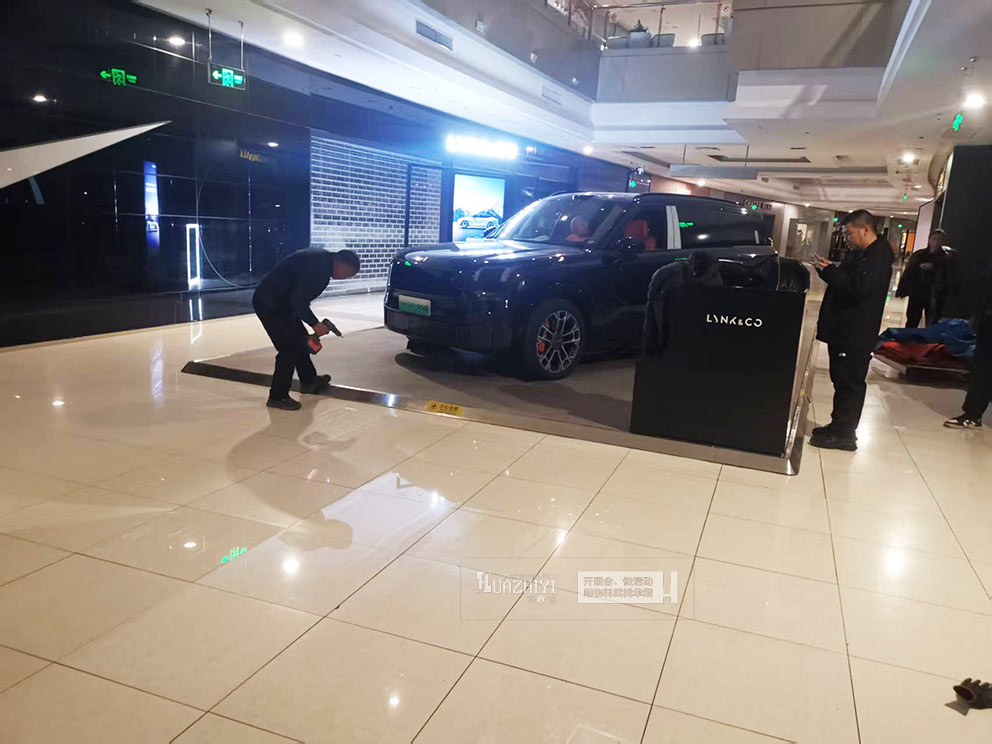 鄭州車展地臺租賃:防滑耐磨易清潔,提升展臺質感